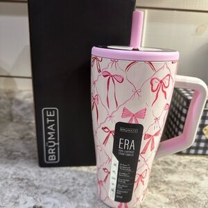 BrüMate Pink Bow-Patterned Tumbler